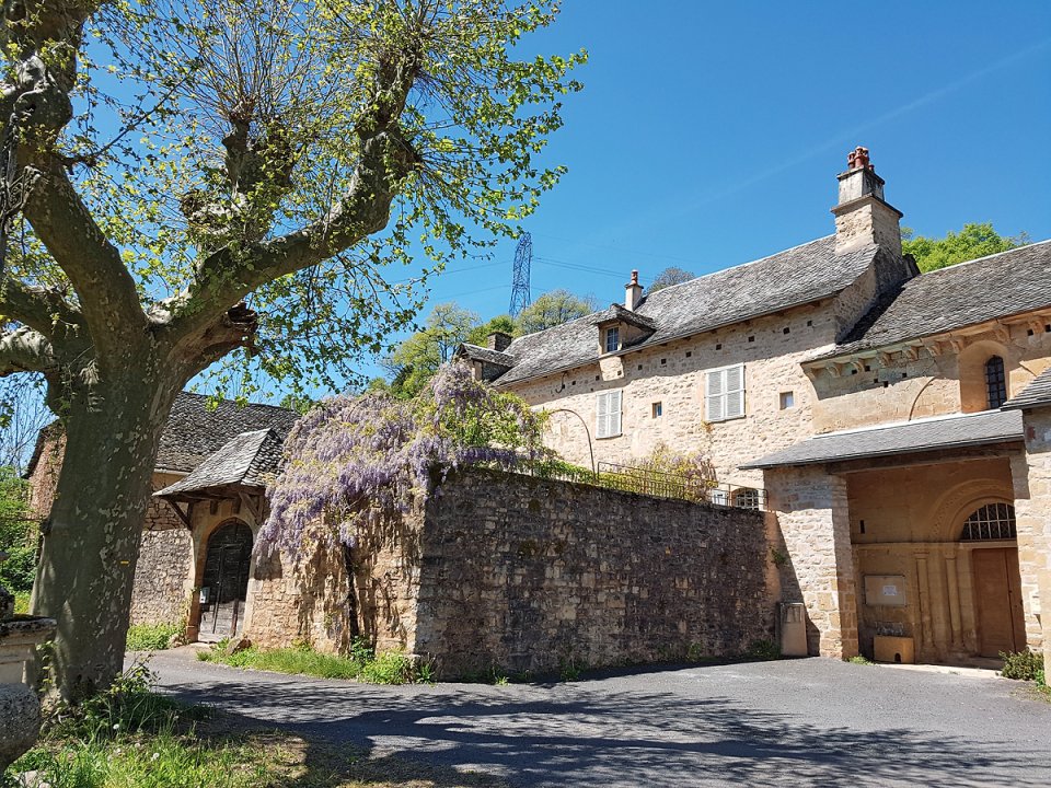 A ct de l'glise de Vinnac