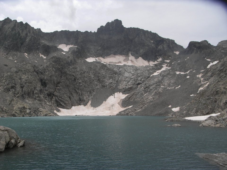 Lac Tourrat au fond de son cirque