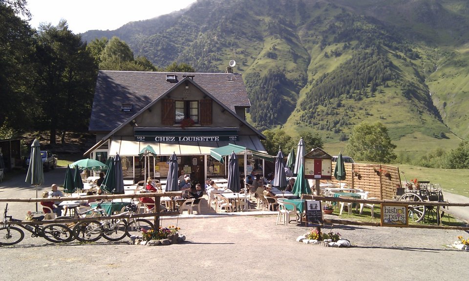 Petite pause Chez Louisette avant la descente