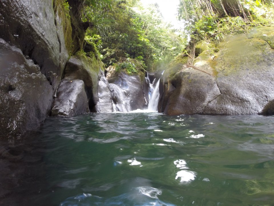 Petite cascade au bout du Bassin Bleu