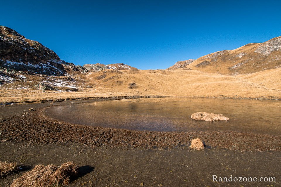 Au bord du lac du Clou