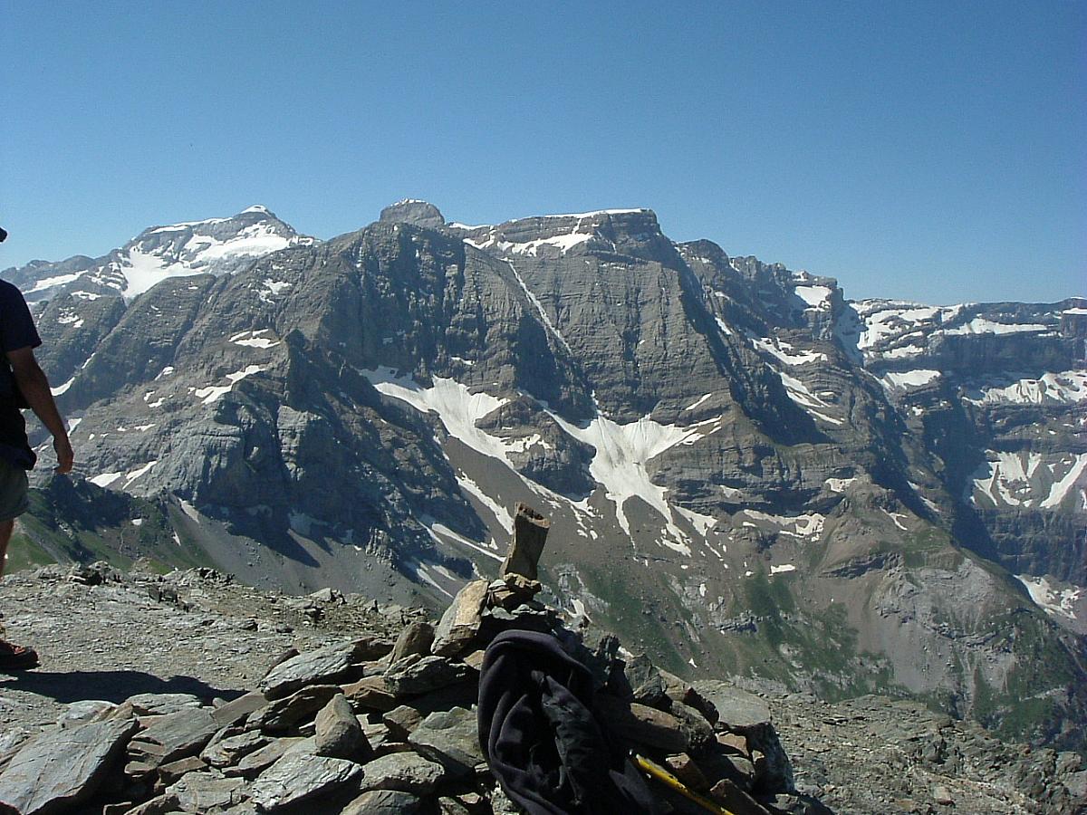 Du Pimen (2801 mtres) vue sur le Mont Perdu, le Cylindre