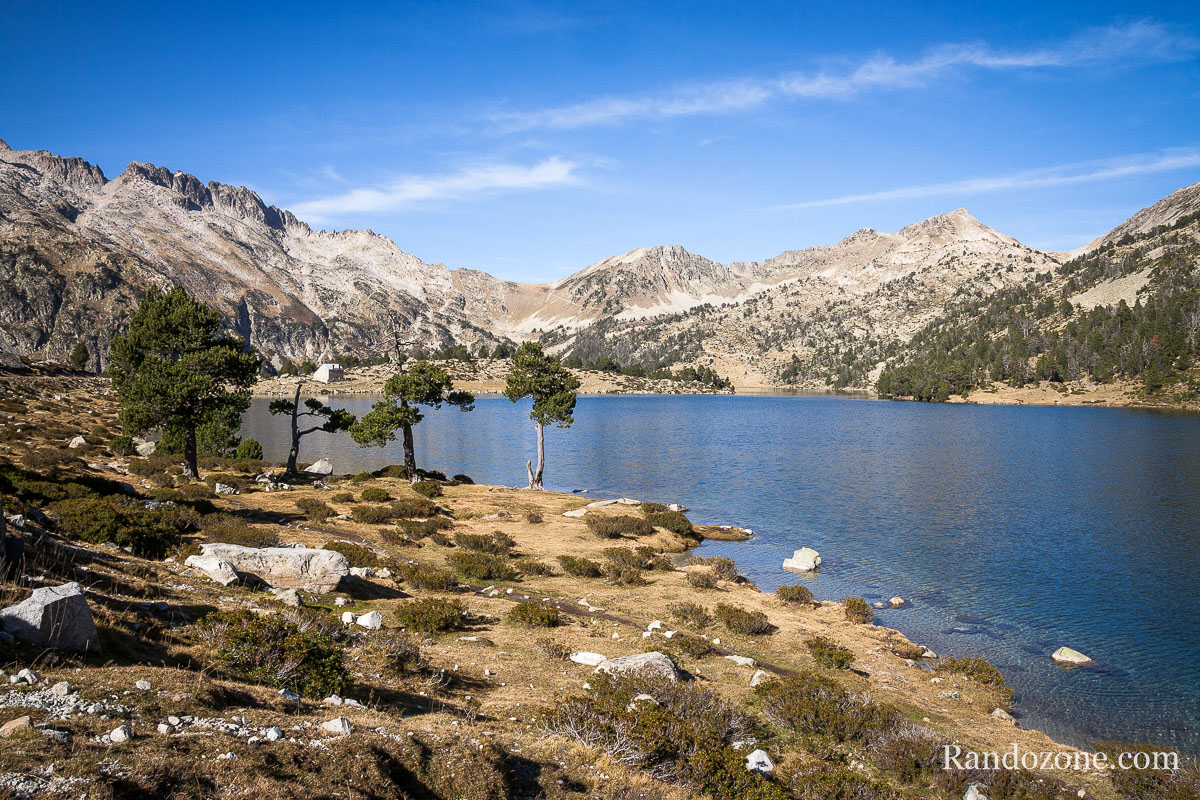 Lac d'Aumar dans le massif du Nouvielle