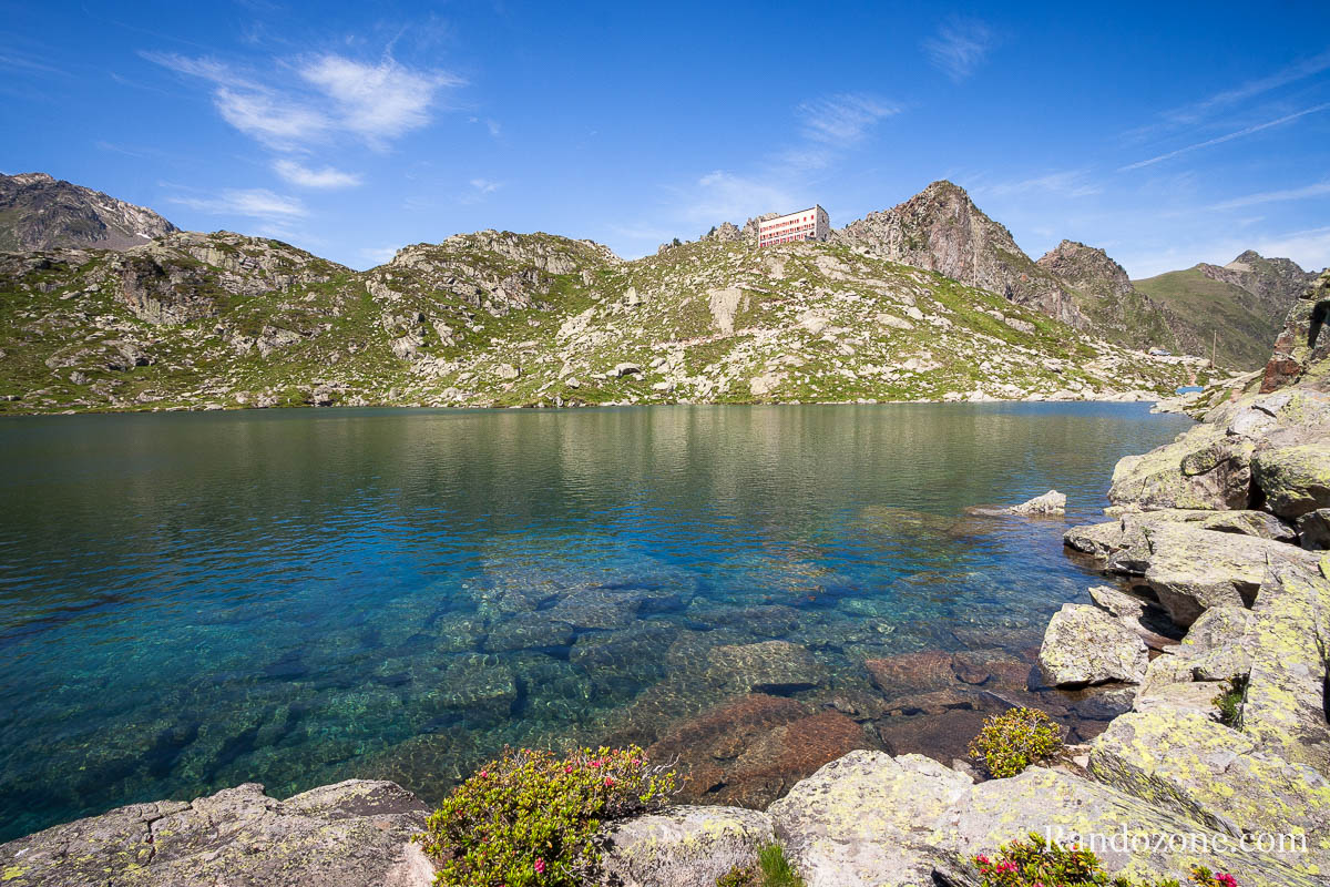 Lac et refuge de la Glre dans les Pyrnes