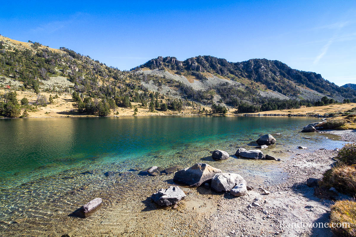 Lac d'Aumar dans le massif du Nouvielle