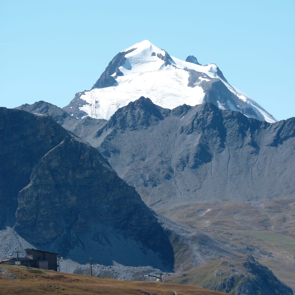 La Grande Motte vue de la route de l'Iseran