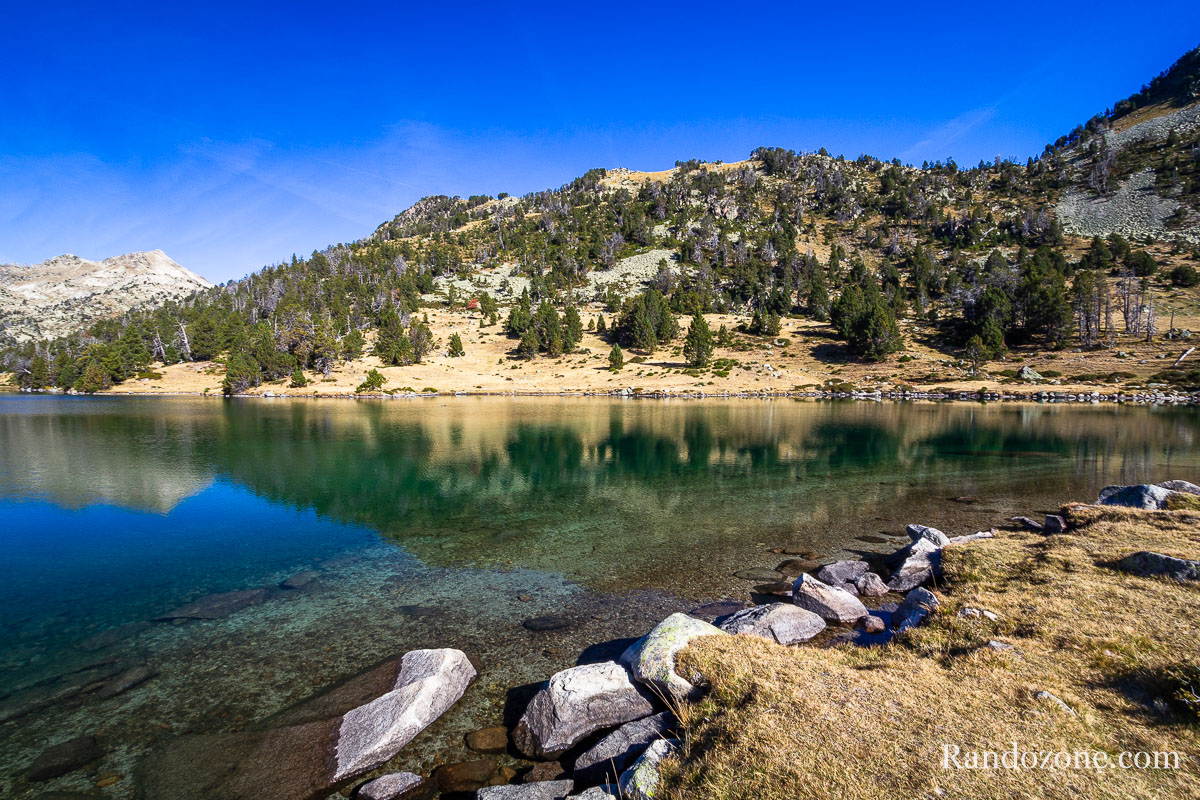 Lac d'Aumar dans le Nouvielle