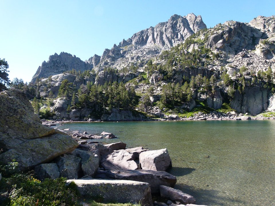 Au bord de l'Estany de los Obagues de Rotera
