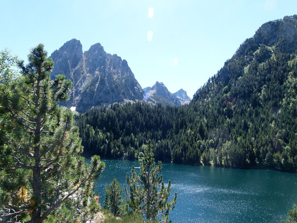 Estany de Sant Maurici dans les Encantats