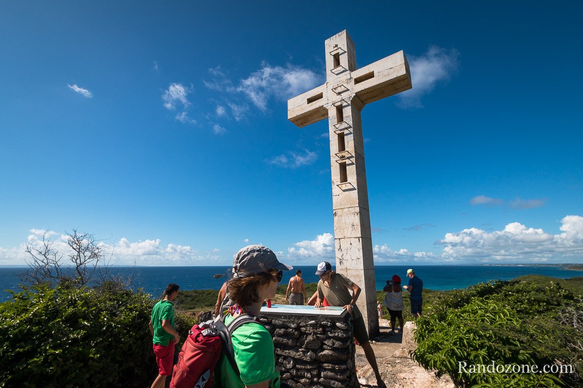 Grande croix au sommet