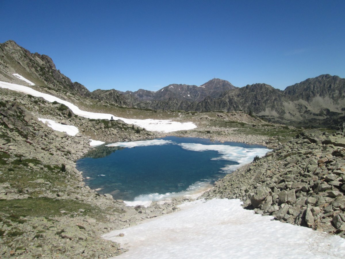 Petite laquette au pied du col de Madamte