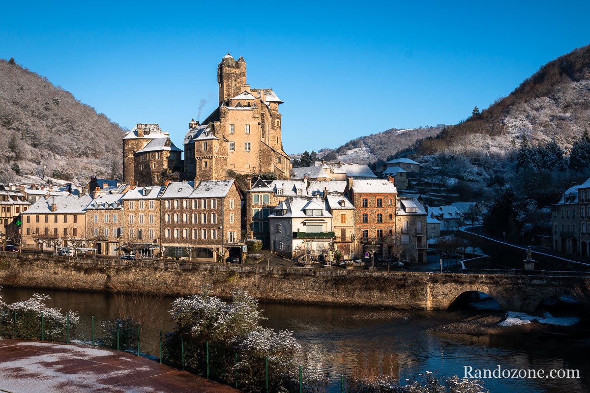 Chteau d'Estaing sous un peu de neige