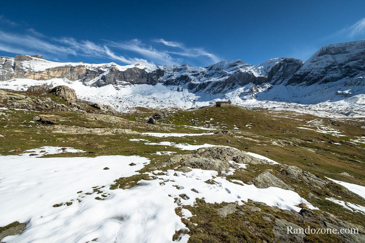 Cabane de la Vierge au coeur du cirque de Troumouse