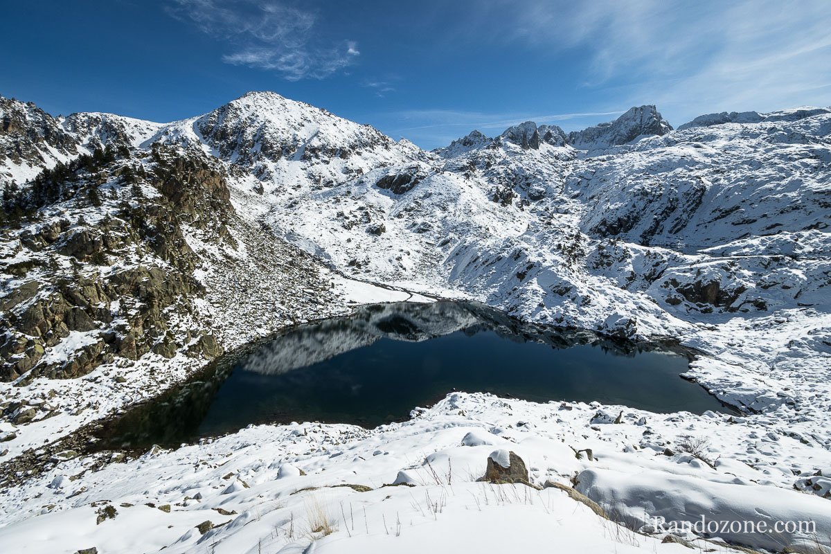 Lac de la Glre depuis le refuge en dbut de saison hivernale
