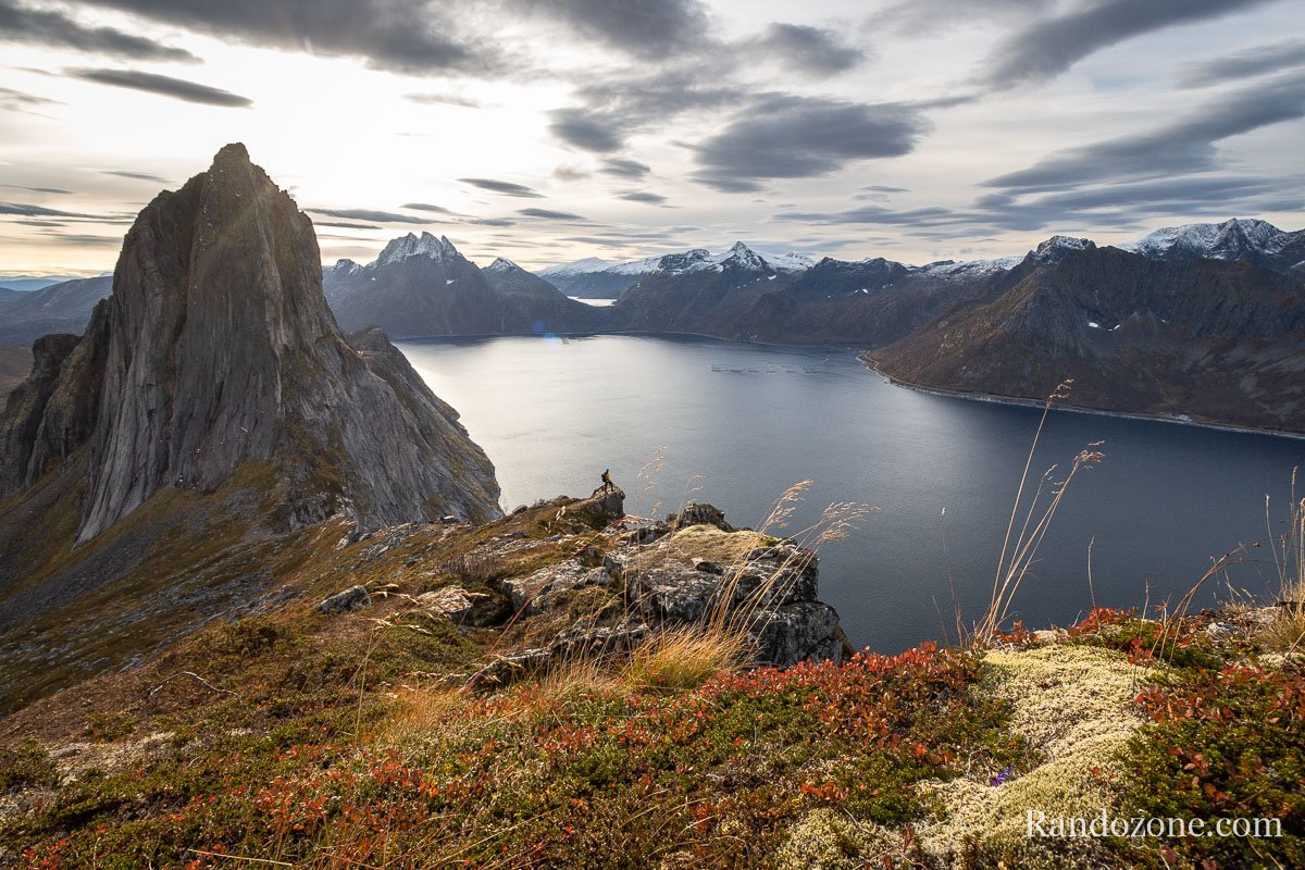 Segla et le fjord en descendant de Hesten
