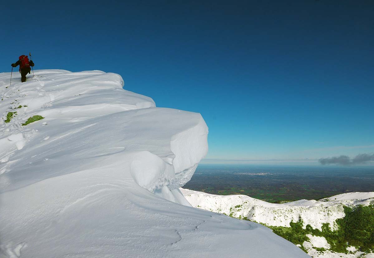 Corniche de neige au Rocher d'Aran