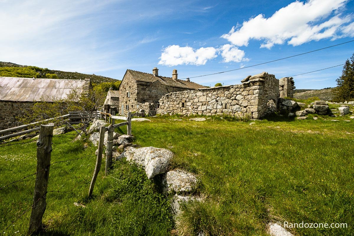 Superbe hameau des Bouzdes en Lozre