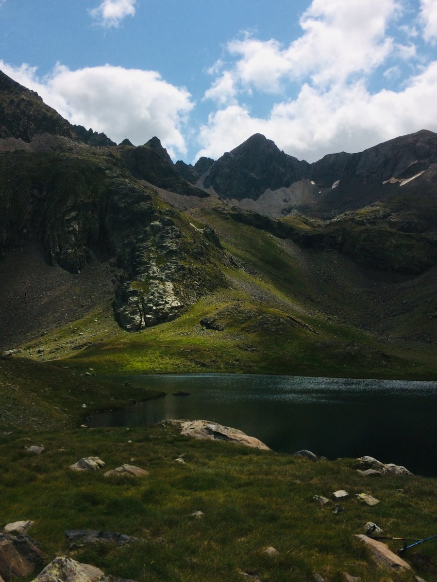 Ibon Llena Cantal valle de la tena