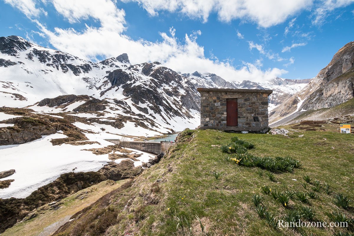 Cabane d'Ossoue et barrage d'Ossoue