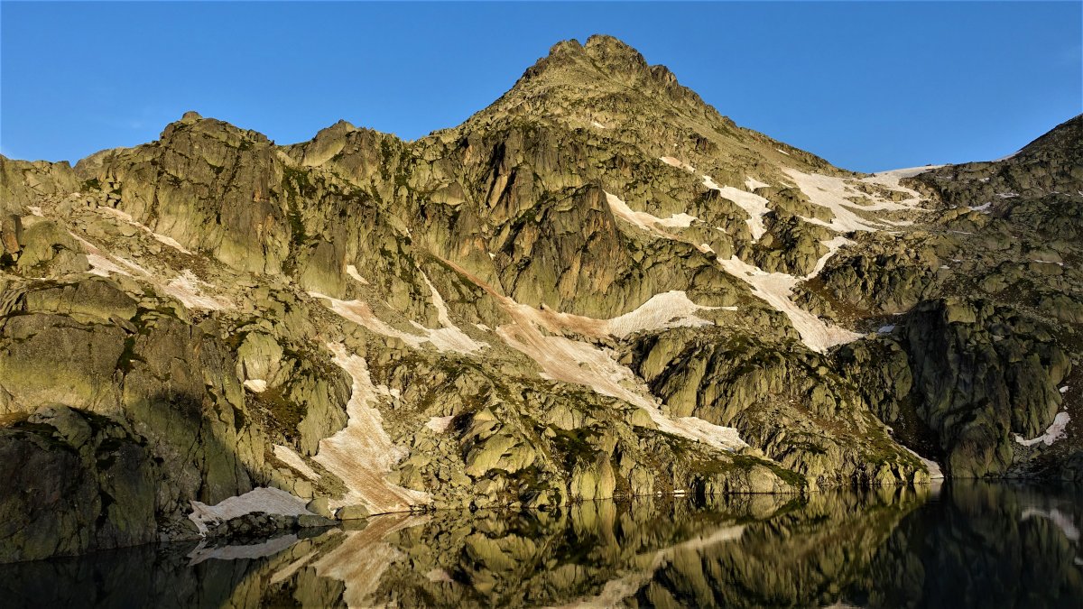 Lac du Pourtet, sunrise