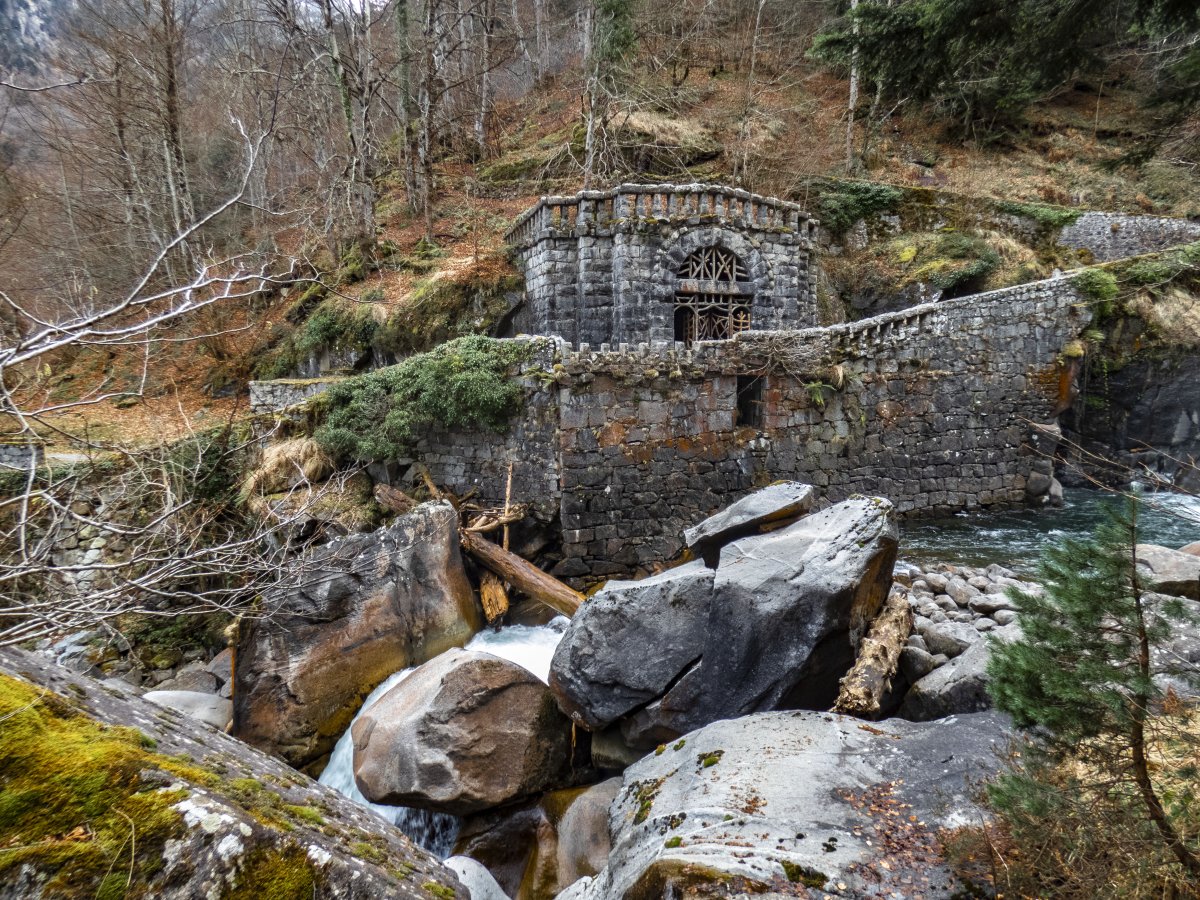 Le Mauhourat, chemin des cascades