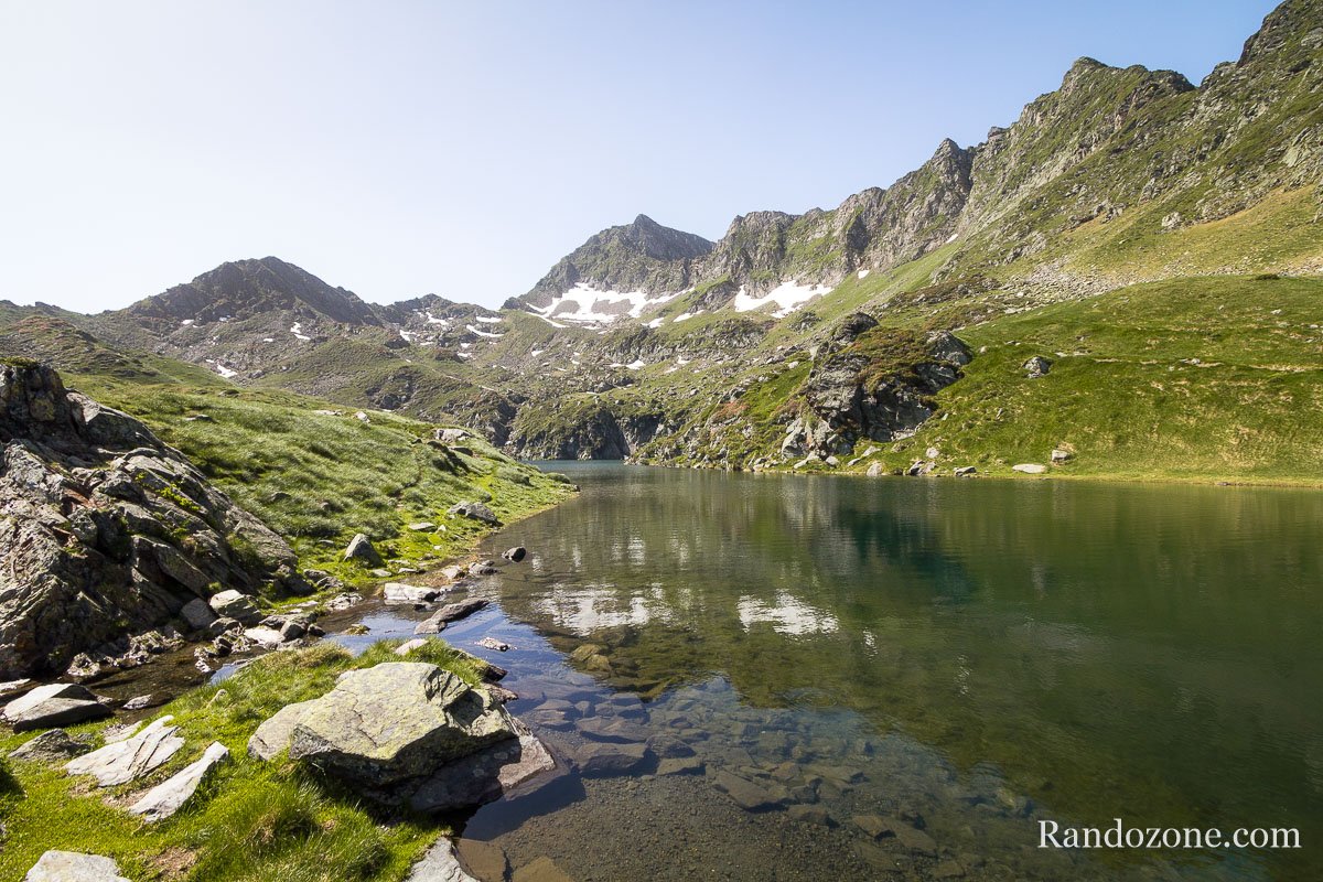 Au bord du lac de Bassias à 2070 mètres d'altitude