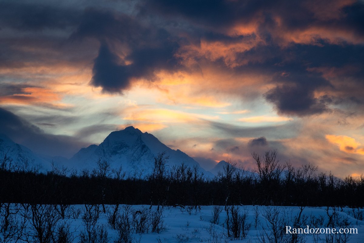 Lumière du coucher du soleil en Norvège