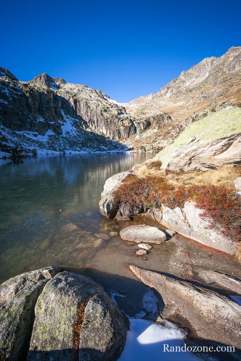 Je passe beaucoup de temps au bord du lac