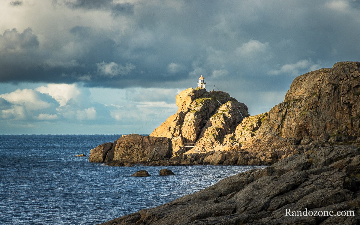 Phare dans les les Vesteralen en Norvge
