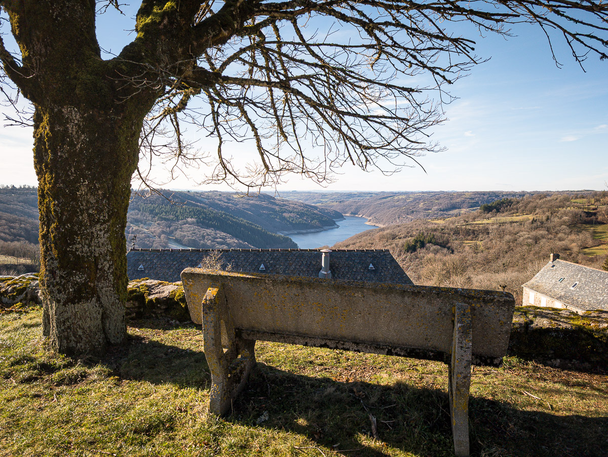 Beau point de vue sur le lac de Sarrans