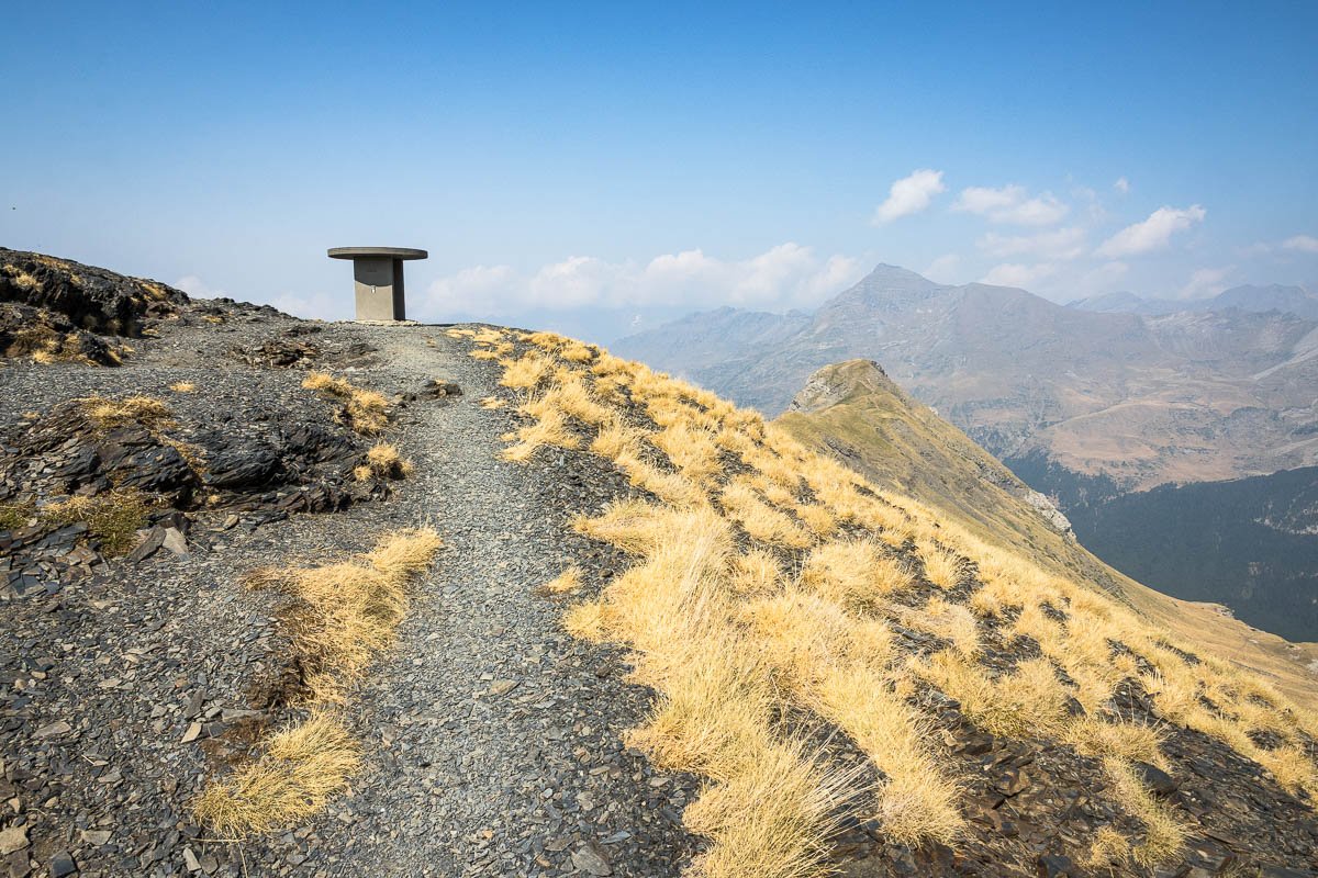 J'arrive au sommet du pic de Tentes dans les Hautes-Pyrénées J'arrive au sommet du pic de Tentes dans les Hautes-Pyrénées