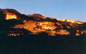 Volcan en éruption