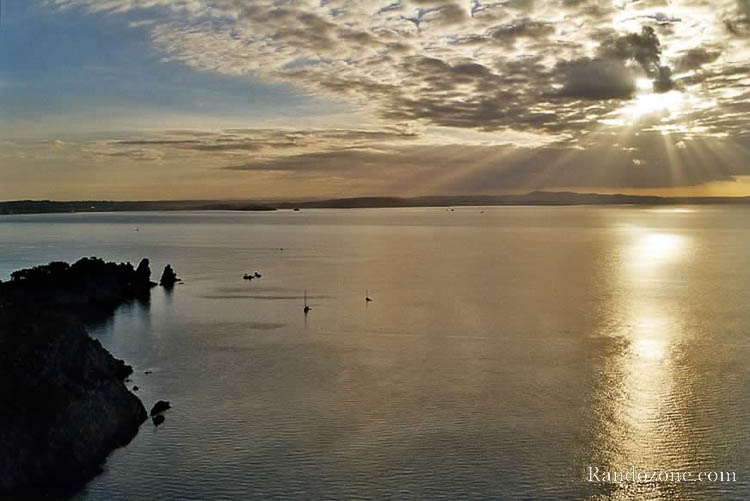 France : Randonne au soleil levant en Bretagne