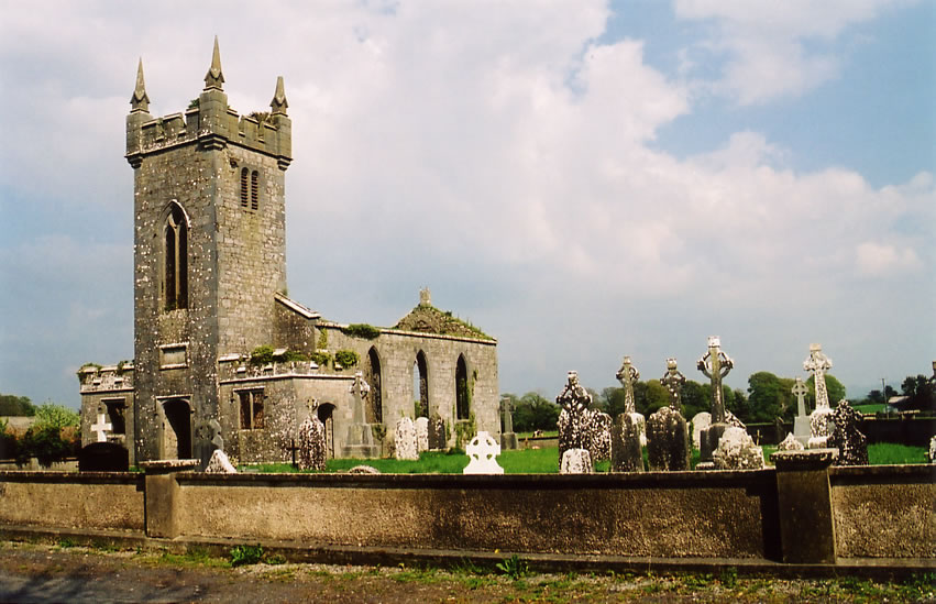 Irlande : Eglise et son cimetierre