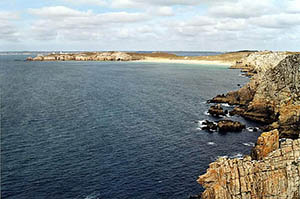 Falaise et plage en Bretagne