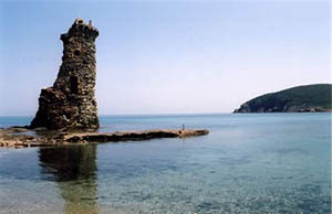 Tour Santa Maria sur le littoral Corse