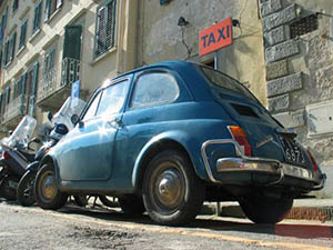 Fiat 500 dans une rue