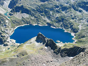 LAC ARTOUSTE DEPUIS LE SOMMET DU LURIEN 2826M