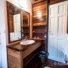 Salle de bain d'une des chambres